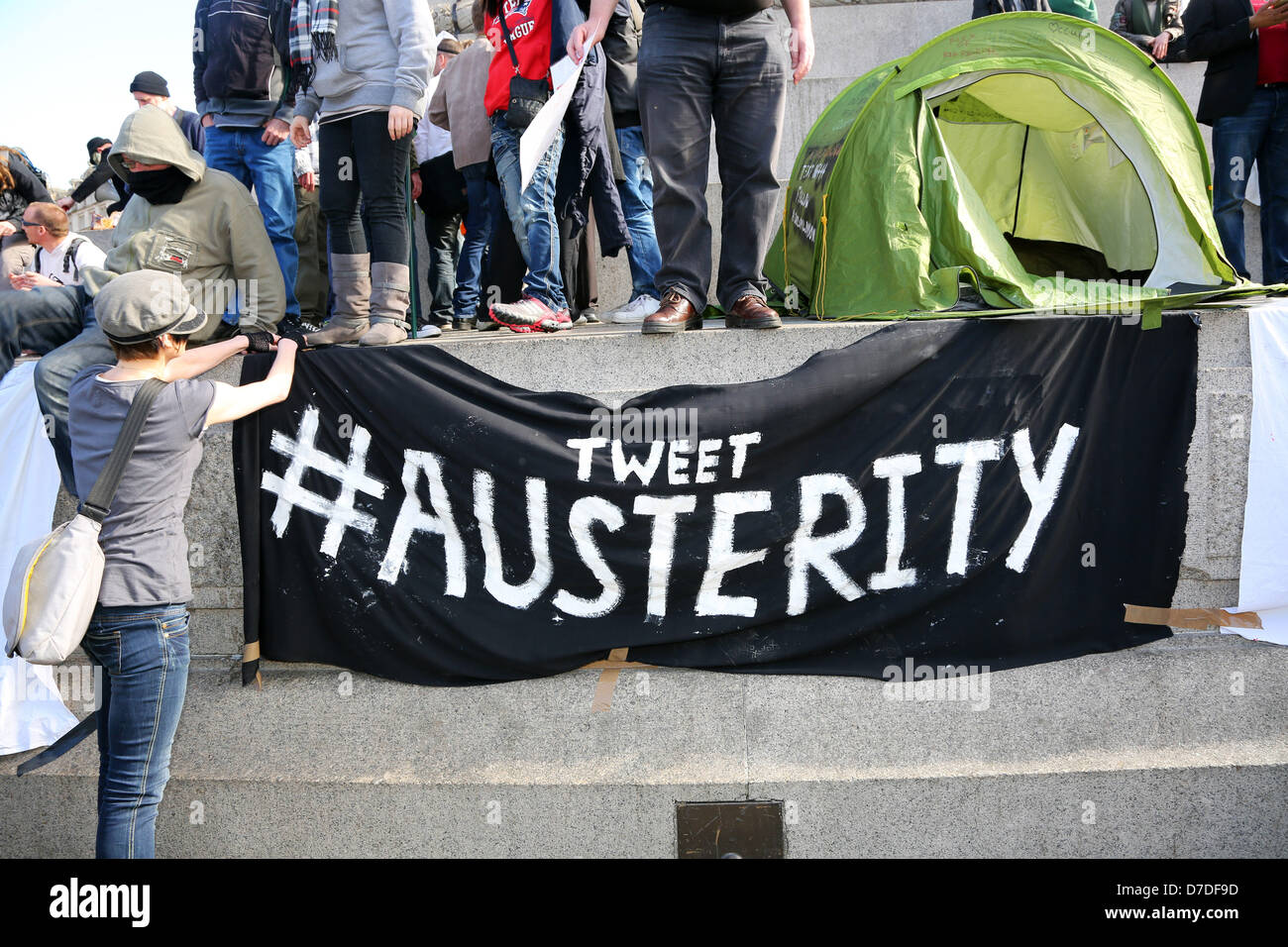 Londres, Royaume-Uni. 4e mai 2013. Les manifestants à UK Anonyme manifestation anti-austérité à Trafalgar Square, Londres, Angleterre. Crédit : Paul Brown / Alamy Live News Banque D'Images