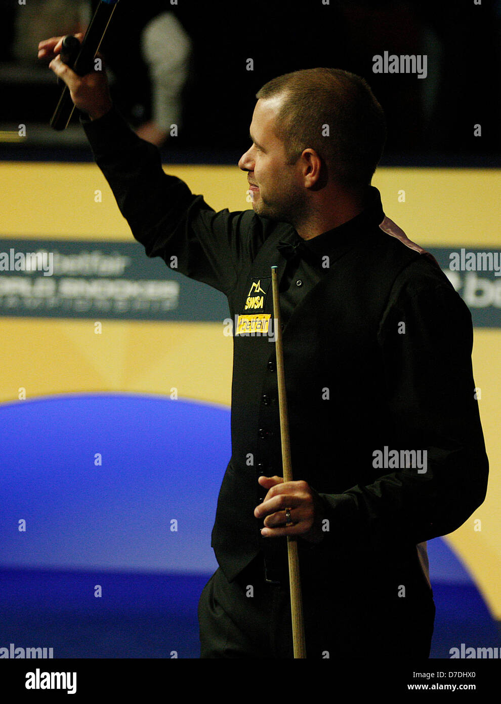 04.05.2013 - Sheffield, Angleterre - Barry Hawkins a soutenu les quatre images de la session finale de tonights à battre Ricky Walden à 17-12. Il va jouer Ronnie OSullivan dans le 2013 World Snooker, au final le creuset. Banque D'Images