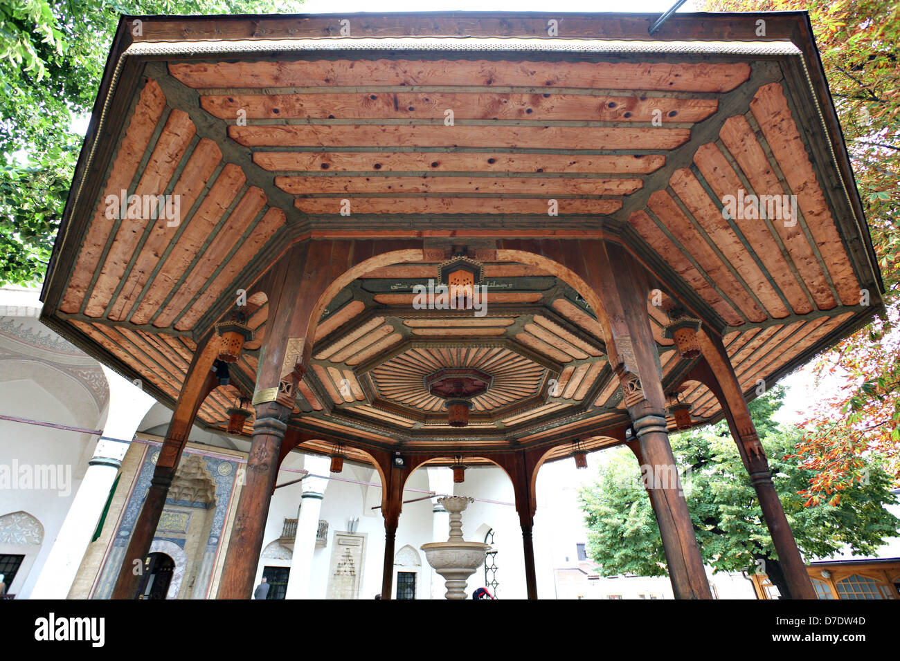 Les modèles de toit mosquée fontaine, Bascarsija, Sarajevo, Bosnie et Herzégovine Banque D'Images