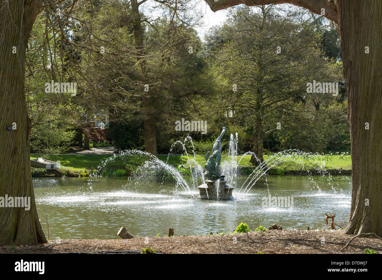 Angleterre Londres Kew gardens, Hercules & Achelous fontaine Banque D'Images