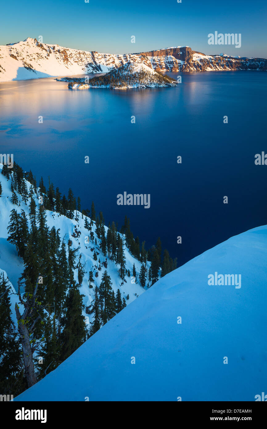 Crater Lake National Park, situé dans le sud de l'Oregon, au cours de l'hiver Banque D'Images