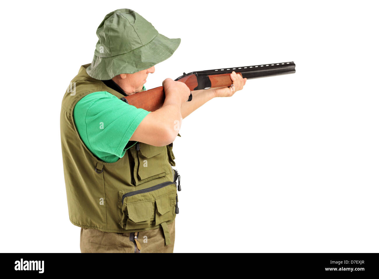 Un chasseur avec un fusil, isolé sur fond blanc Banque D'Images