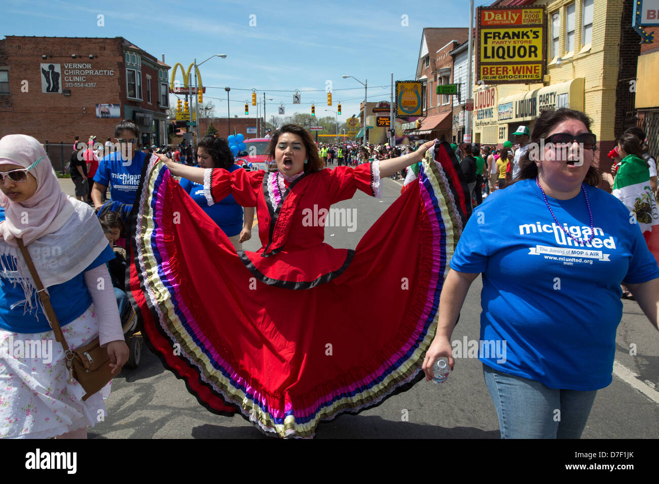 Le défilé annuel de Cinco de Mayo dans le quartier de Mexico-sud-ouest de Detroit. Banque D'Images