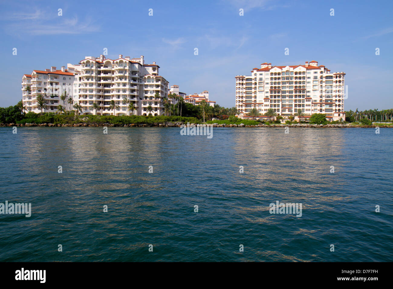 Miami Beach Florida,eau,Government Cut,Fisher Island,condominium appartements résidentiels immeuble bâtiments, résidences,Atlantic Oce Banque D'Images