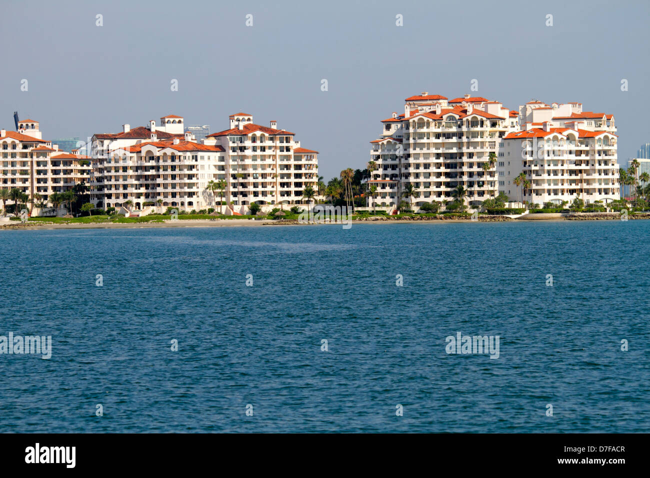 Miami Beach Florida,eau,Government Cut,Fisher Island,condominium appartements résidentiels immeuble bâtiments, résidences,Atlantic Oce Banque D'Images