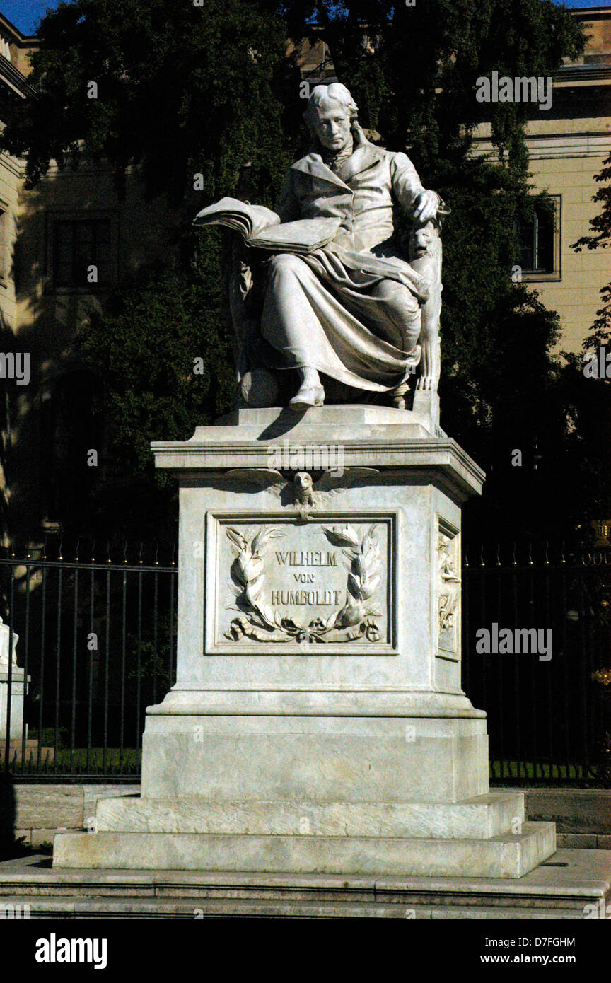 L'Europe, Allemagne, Berlin, l'Université Humboldt, monument de Wilhelm von Humboldt, l'Université Humboldt Banque D'Images