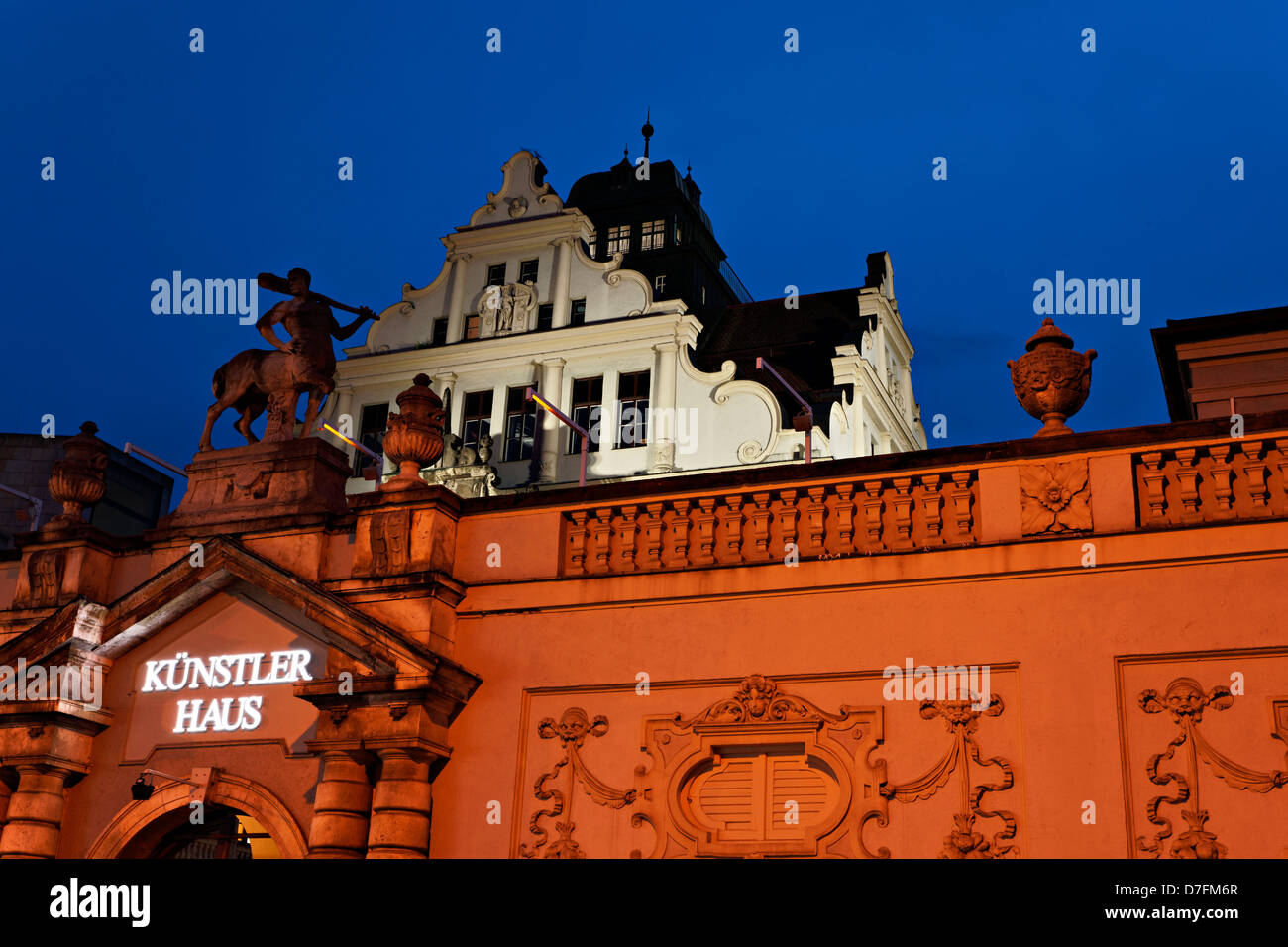 Kuenstler chambre le soir heure bleue, Munich Haute-bavière Allemagne Banque D'Images