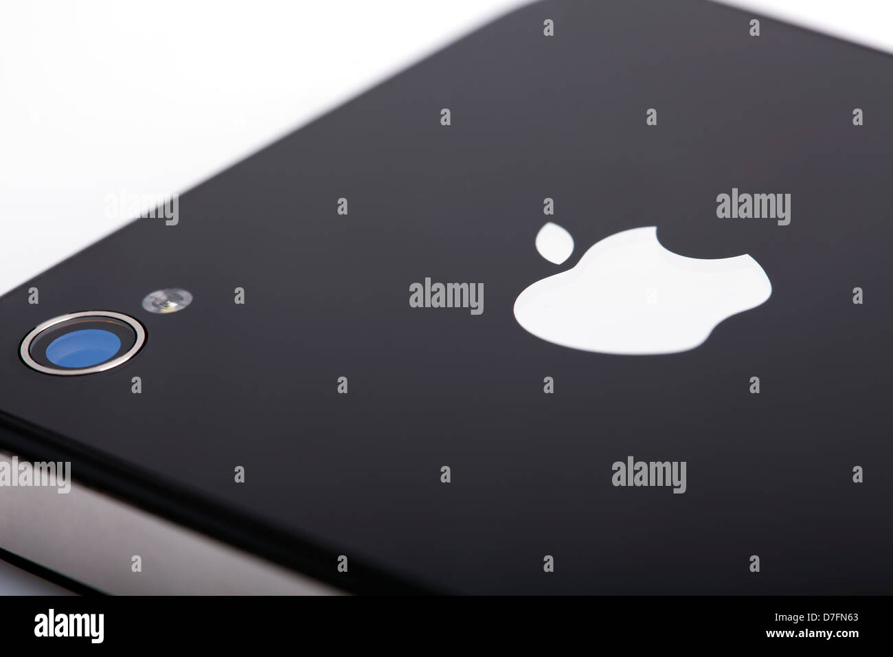 Une image de l'iPhone 4 face arrière, avec le logo Apple et l'appareil  photo du téléphone Photo Stock - Alamy