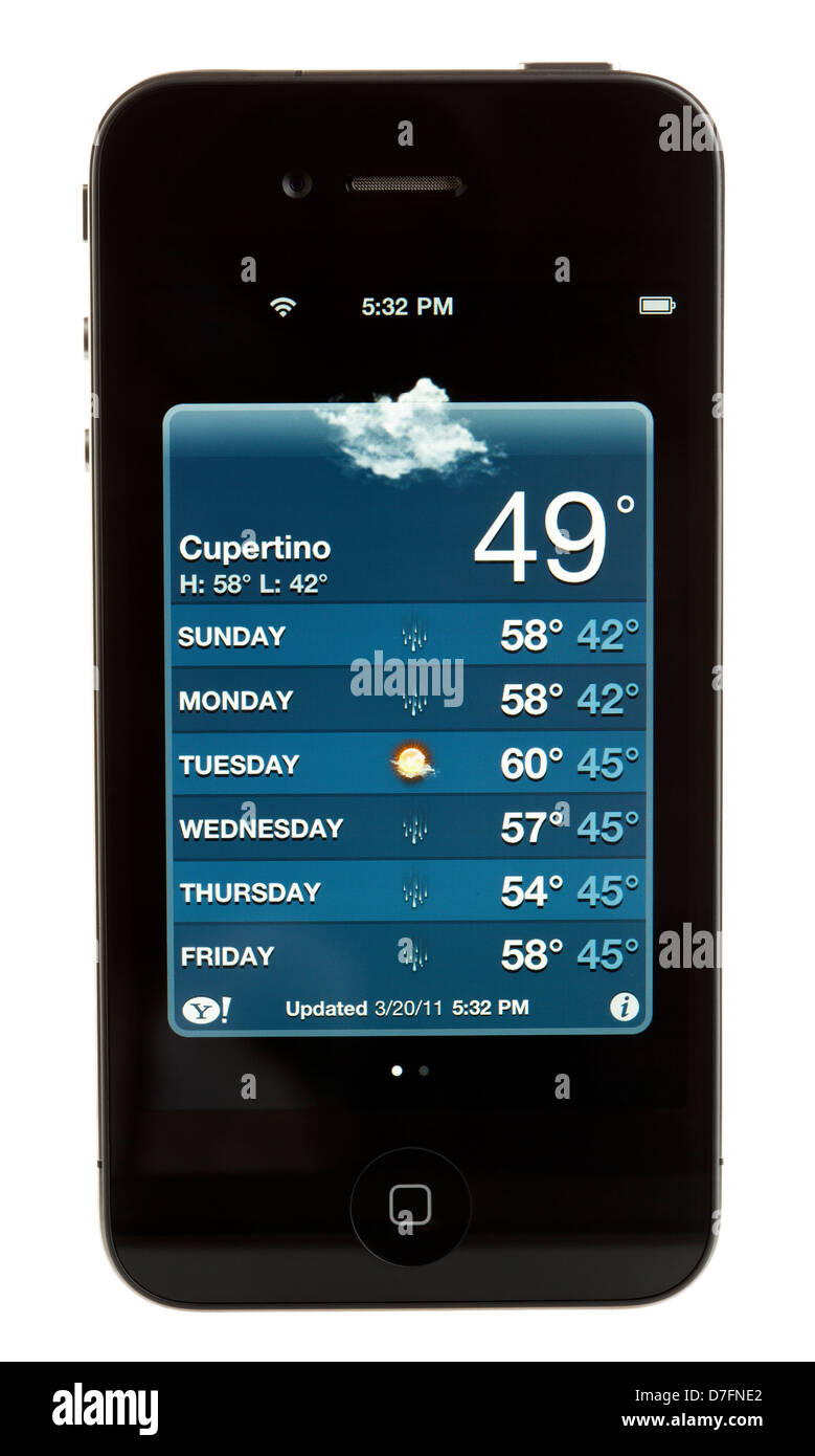 Tel-Aviv Israël - 20 mars 2011 : noir 4e génération iPhone par Apple affichage météo hebdomadaire sur son écran. Banque D'Images