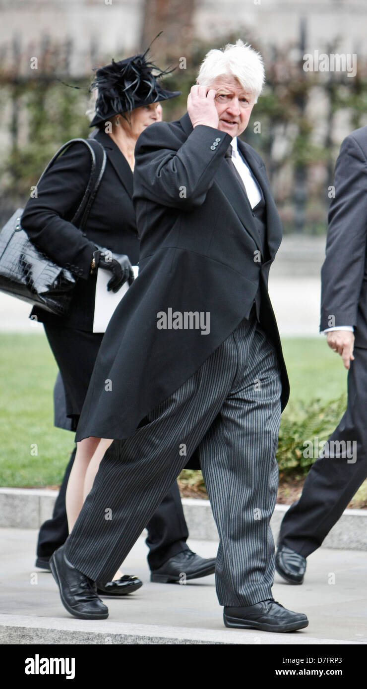 Stanley Johnson, PÈRE DE LE MAIRE DE LONDRES BORIS JOHNSON, laissant, ST. Cathédrale St Paul APRÈS LES FUNÉRAILLES DE LA BARONNE THATCHER Banque D'Images