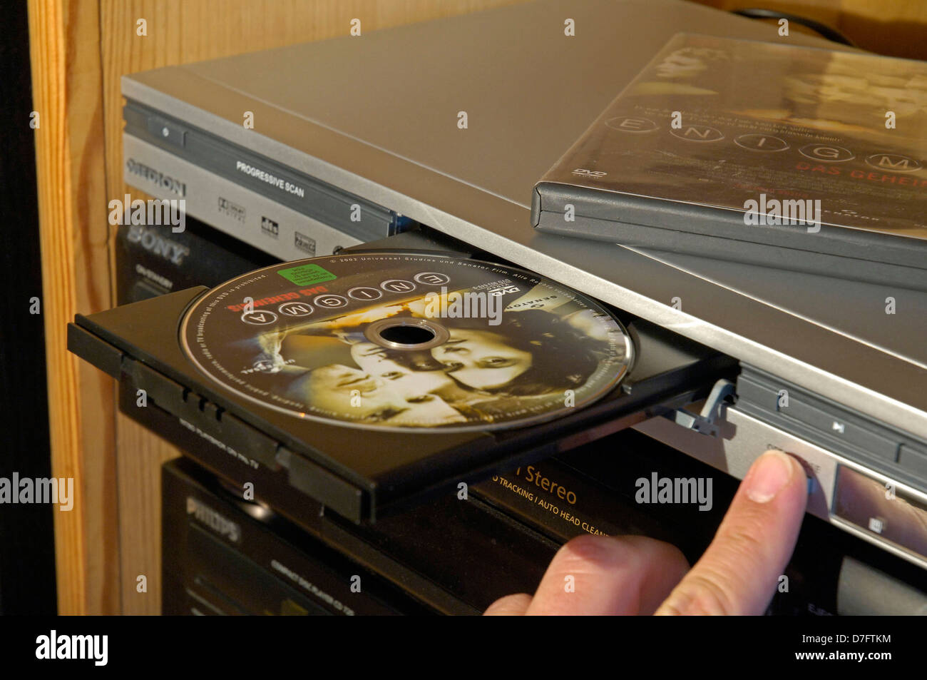 Lecteur dvd Banque de photographies et d’images à haute résolution - Alamy