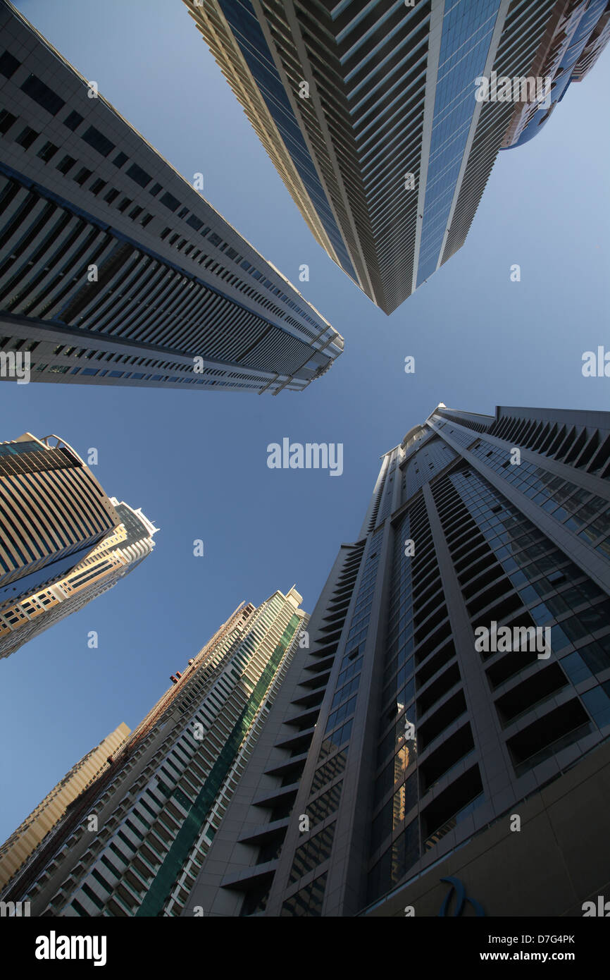 La Marina de Dubaï gratte-ciel Hi Tech d'horizon Bâtiments Banque D'Images