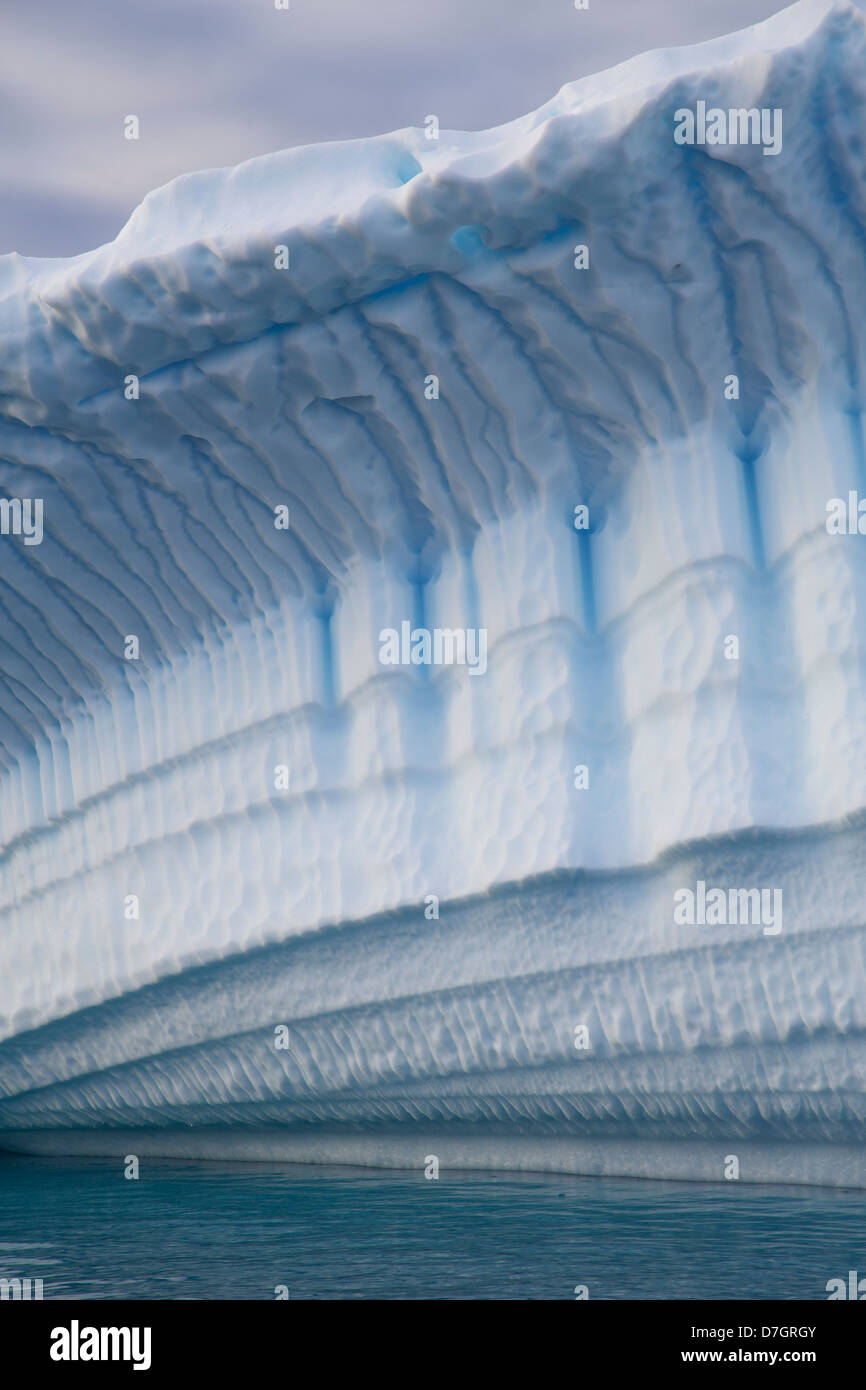 Gros iceberg près de Danco Island, l'Antarctique. Banque D'Images