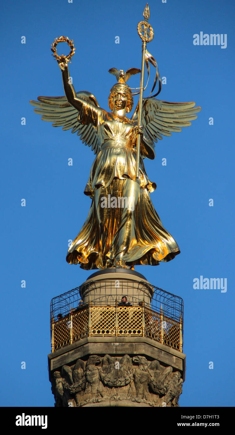 Ange d'or de la colonne de la victoire "iegessäule' situé à Tiergarten à Berlin, Allemagne Banque D'Images