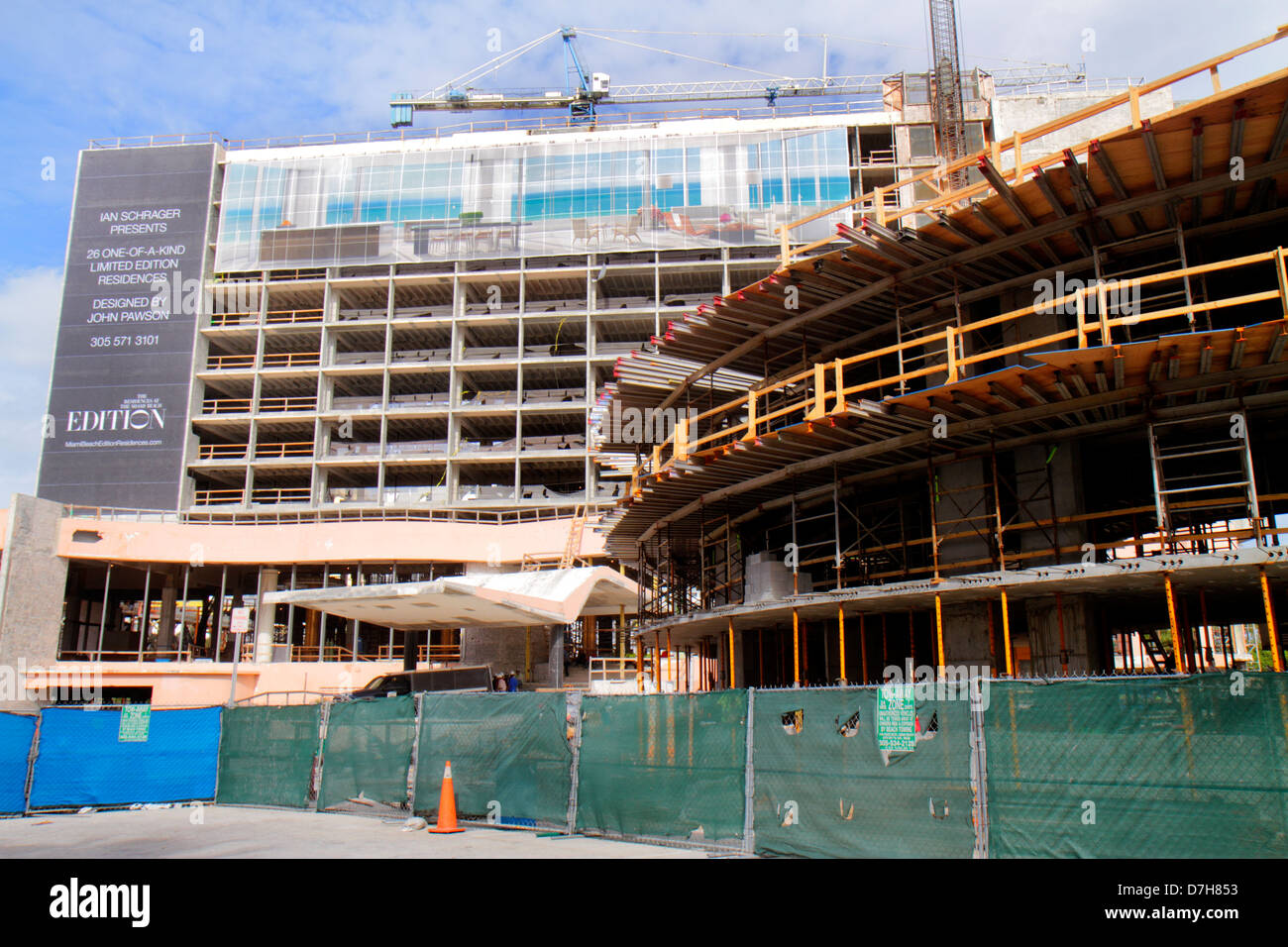 Miami Beach Florida,Collins Avenue,Edition Residences,sous construction d'un nouveau bâtiment, condominiums condo condos résidentiel r Banque D'Images