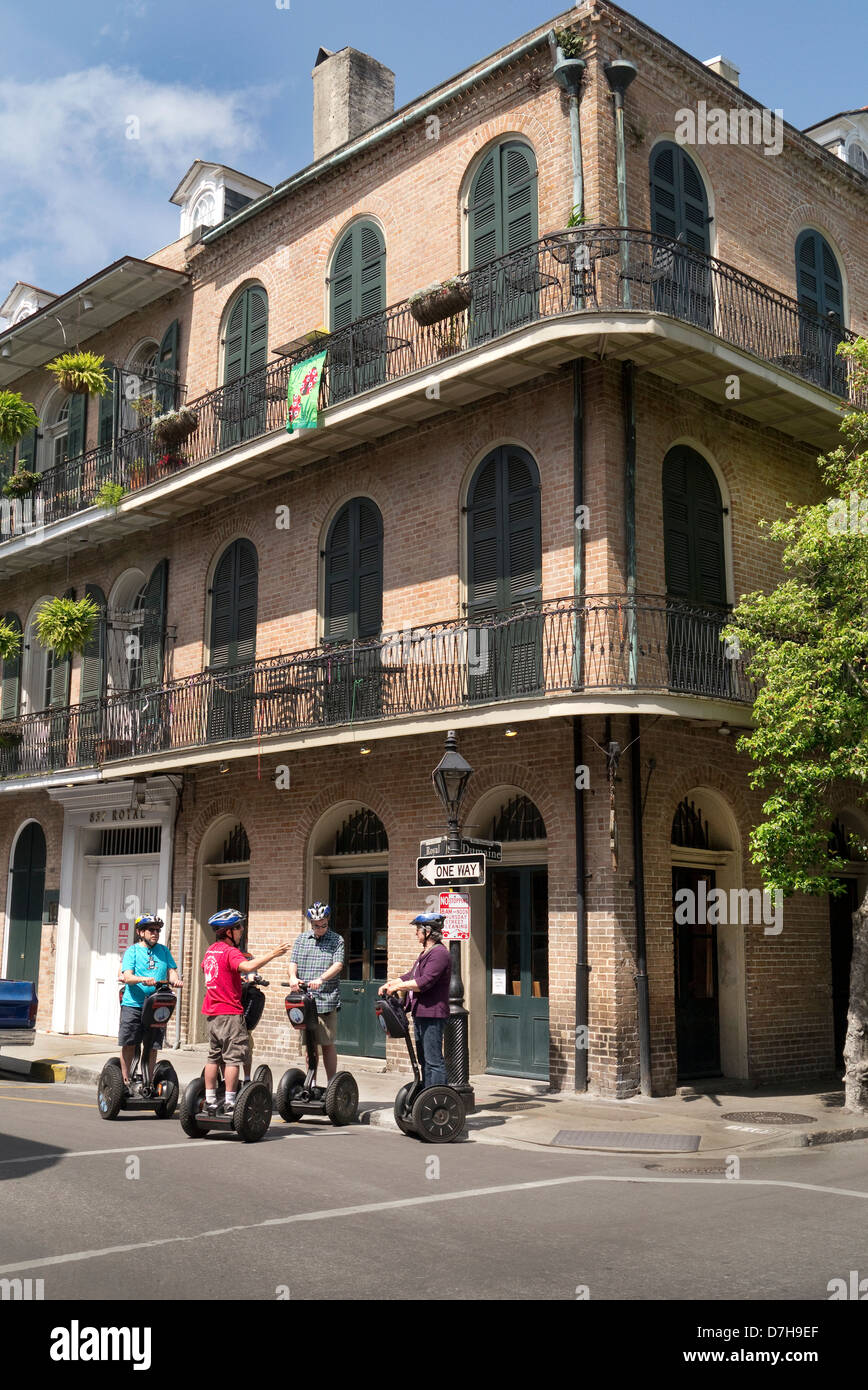 Les touristes sur un Segway Tour dans le quartier français de La Nouvelle-Orléans Banque D'Images