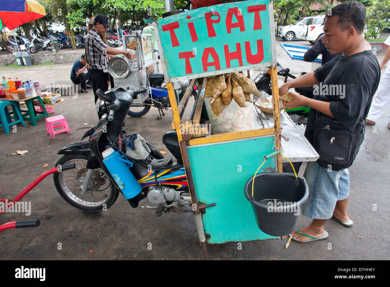 Restaurant mobile sur une moto à Bali, Indonésie Banque D'Images