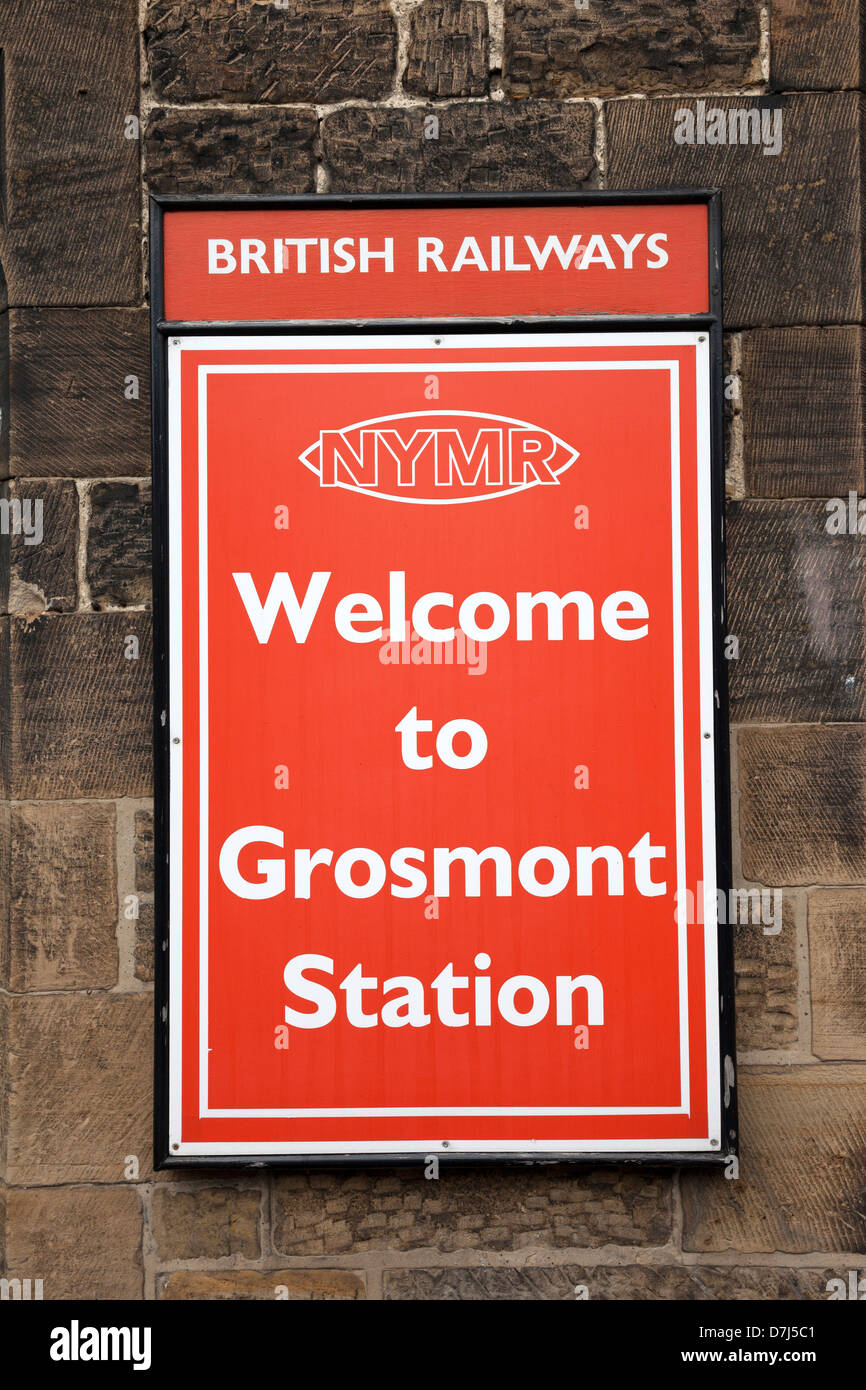 La gare de Grosmont Welcome Sign North York Moors Railway England UK Banque D'Images