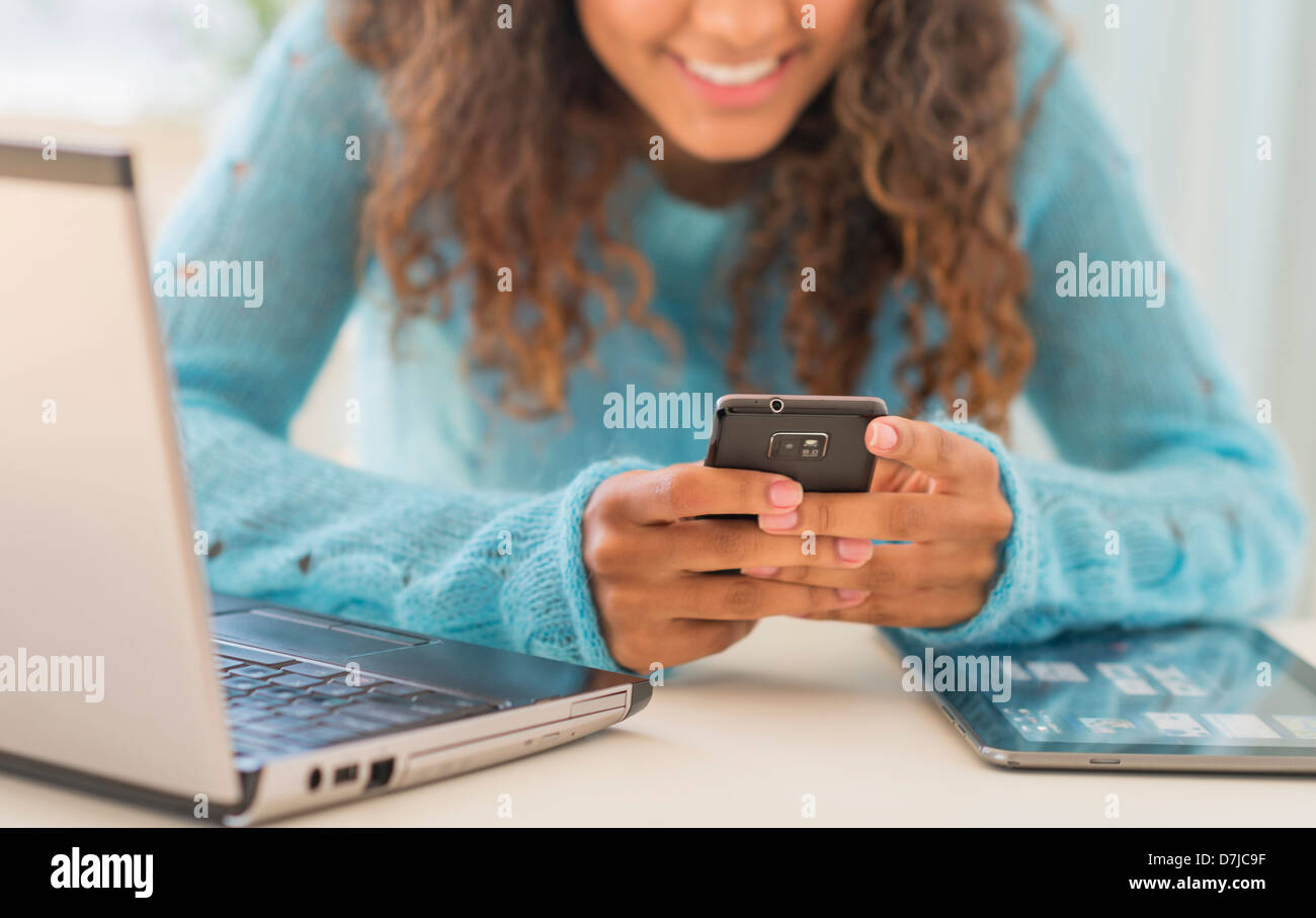 Young woman in home office Banque D'Images