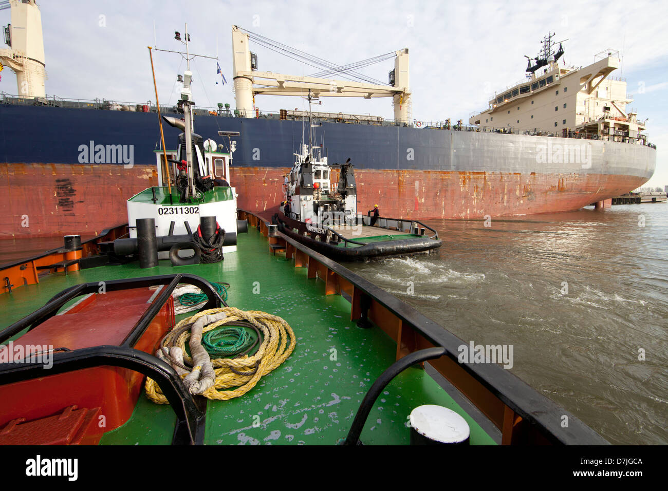 Remorqueur dans le port de Rotterdam Banque D'Images