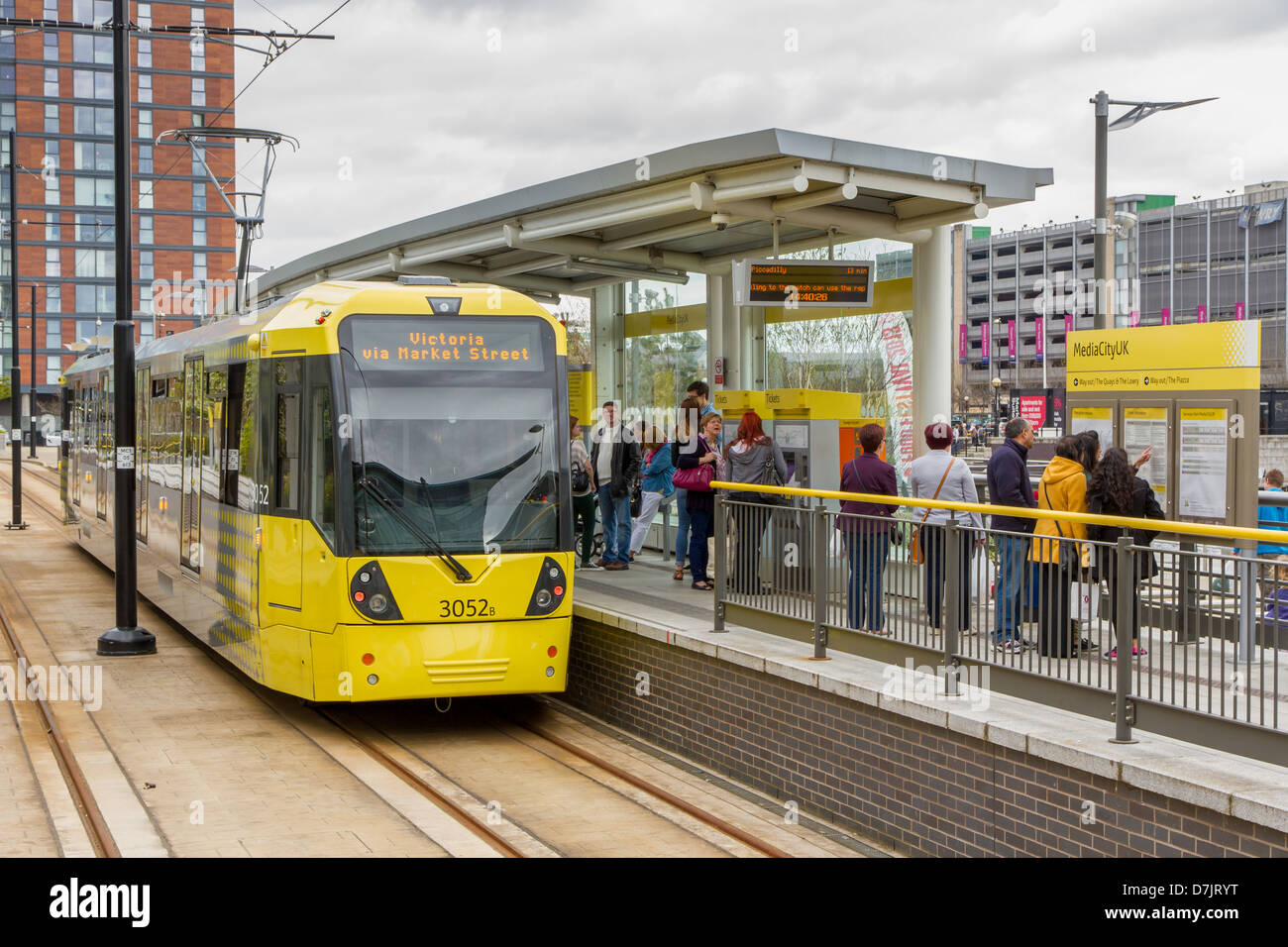 La station de métro de Manchester à MediaCity sur les Quais de Salford