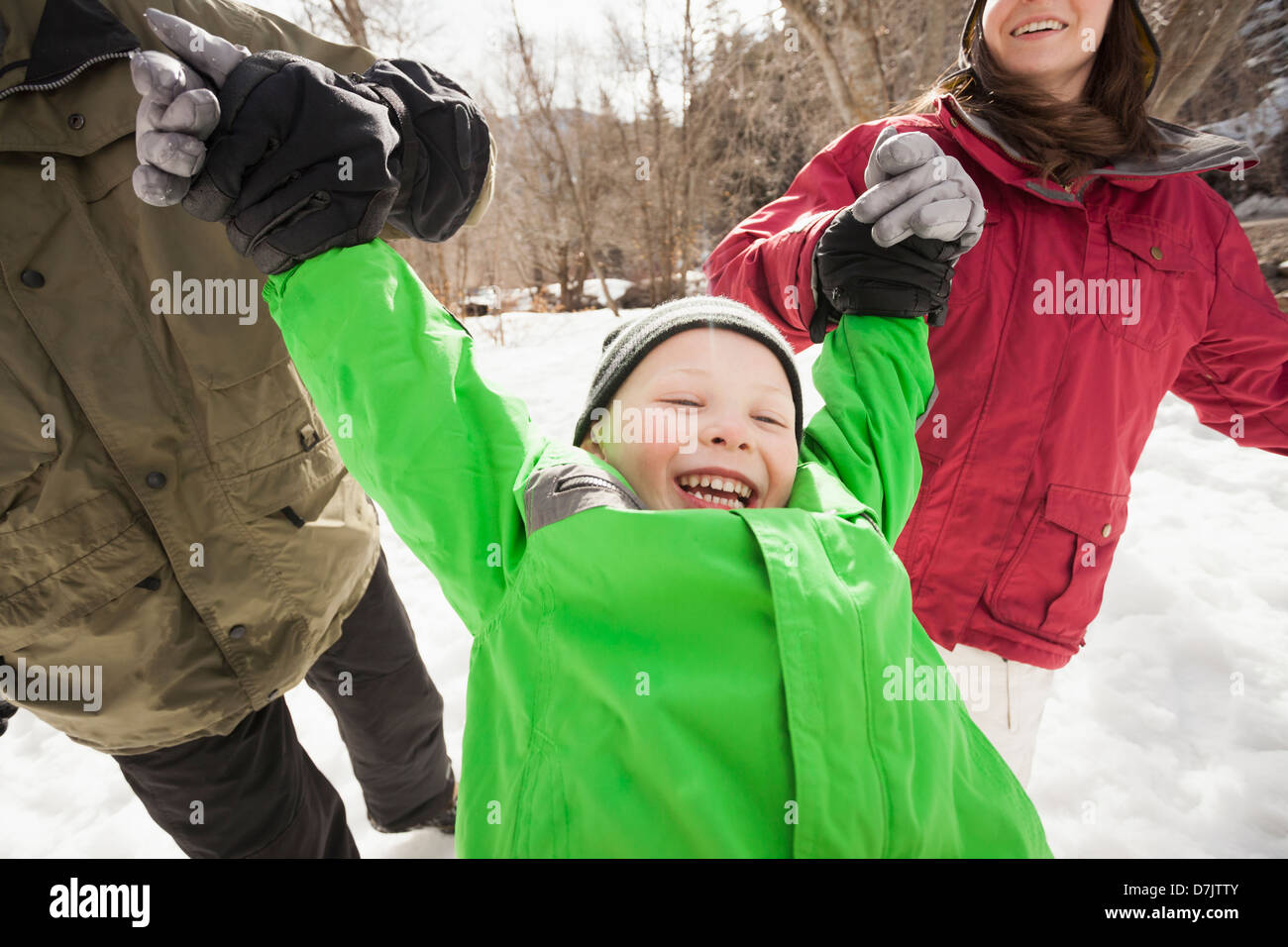 USA, Utah, Highland, Boy (4-5) avec les parents au cours de promenade Banque D'Images