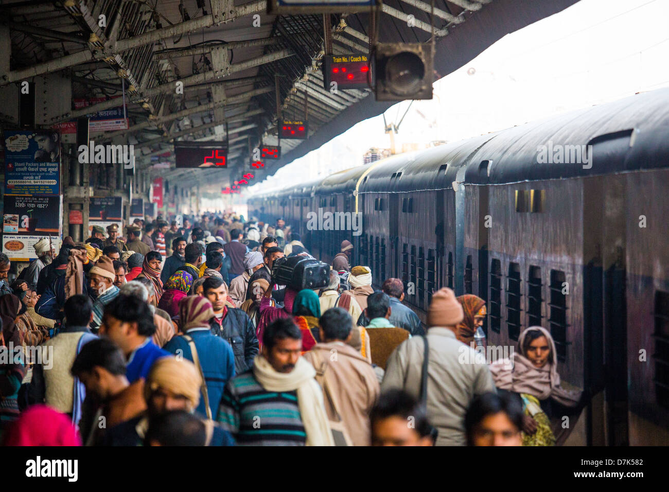 La gare Allahabad pendant la Kumbh Mela, Allahabad, Inde Banque D'Images