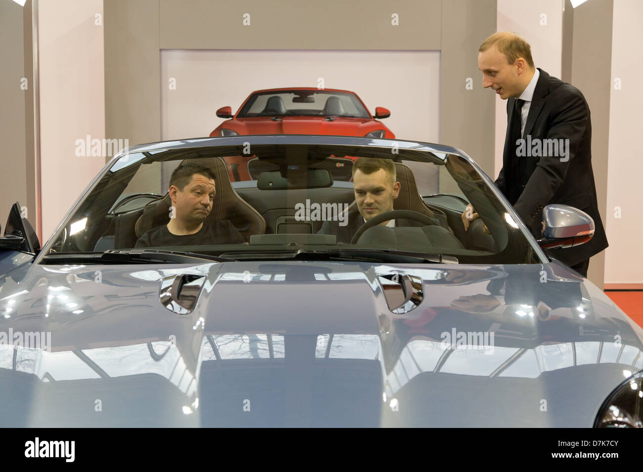 Poznan, Pologne, la nouvelle Jaguar F-type au Motor Show 2013 Banque D'Images