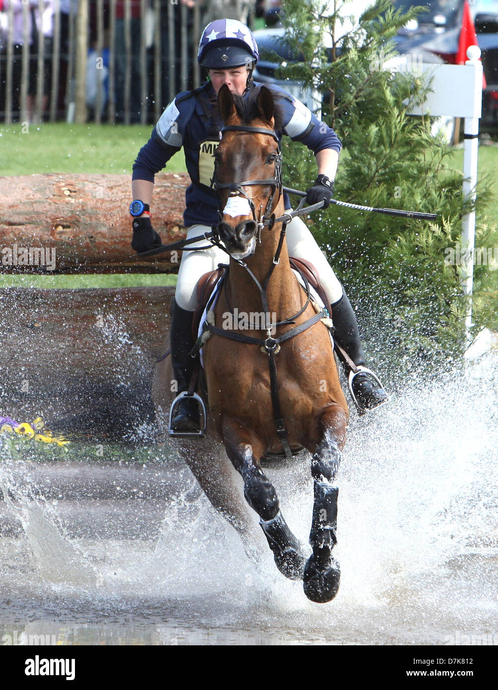 Lucy Wiegersma (GBR) équitation Simon Porloe Banque D'Images