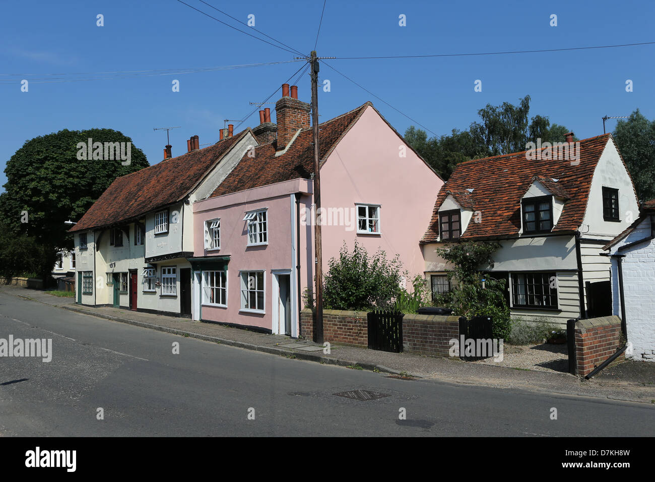 Cottages historiques dans la rue en peu de Waltham, Essex, Angleterre. Banque D'Images