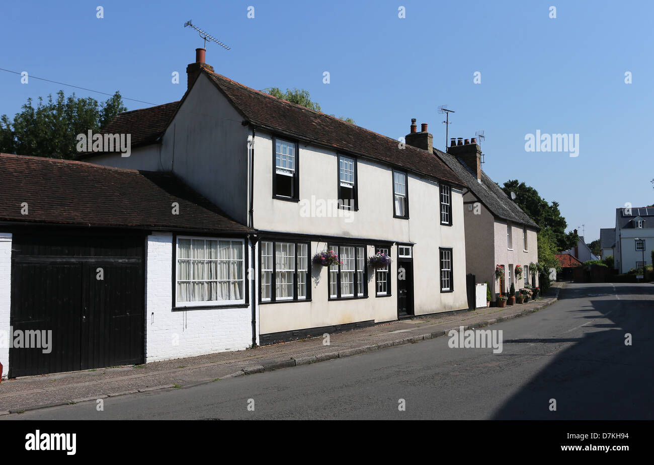 Cottages historiques dans la rue en peu de Waltham, Essex, Angleterre. Banque D'Images