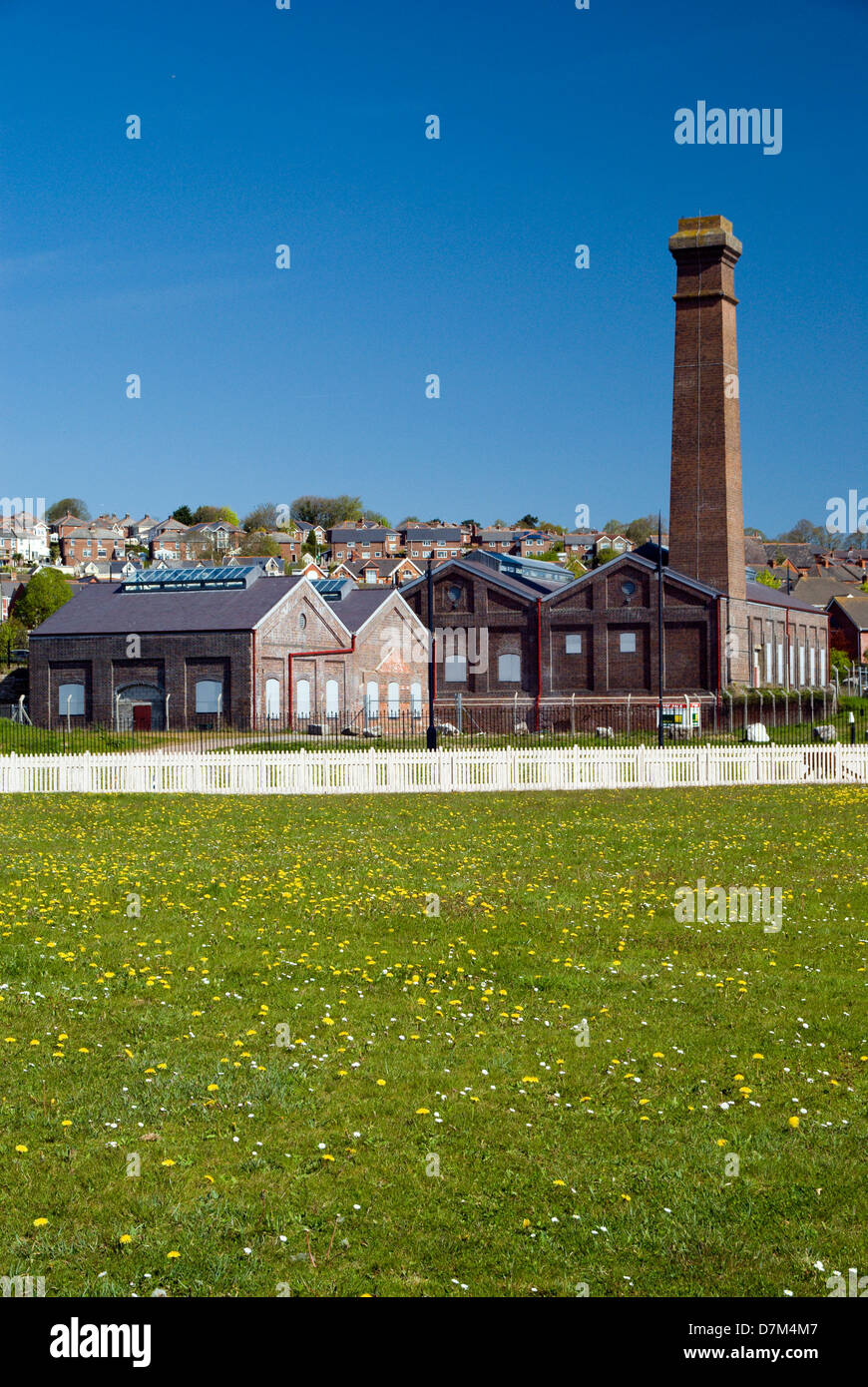 Ancienne usine, Barry, Vale of Glamorgan, Pays de Galles du sud. Banque D'Images