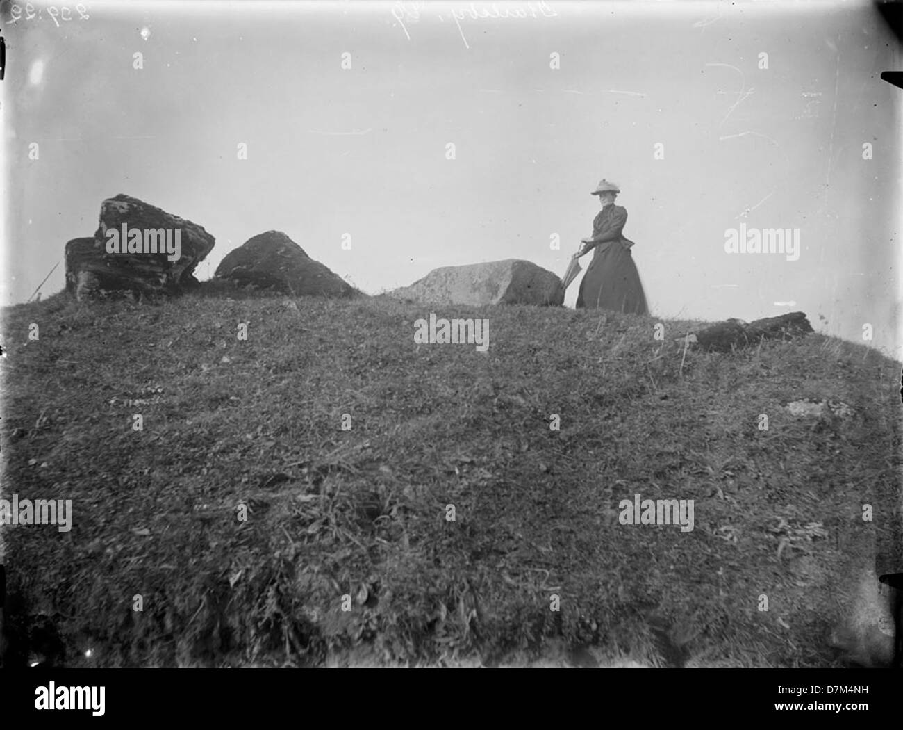La tombe de passage de Žnnagården à Karleby, Västergötland, Suède, est un ancien site funéraire datant de la période néolithique, fournissant des informations précieuses sur les pratiques funéraires préhistoriques. Banque D'Images