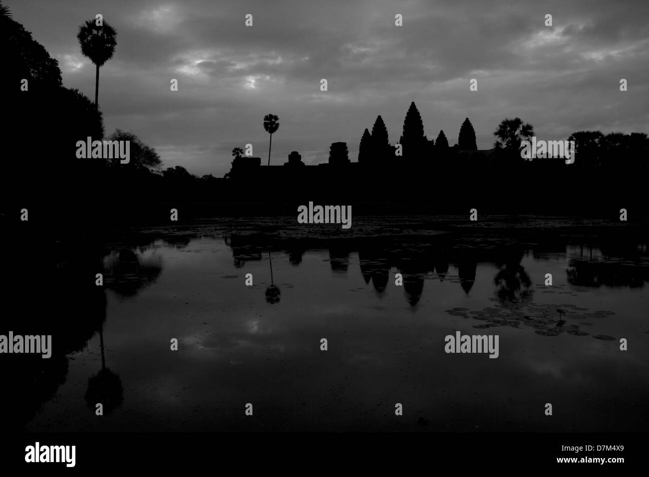 Angkor Wat avant le lever du soleil, Siem Reap, Cambodge. Banque D'Images