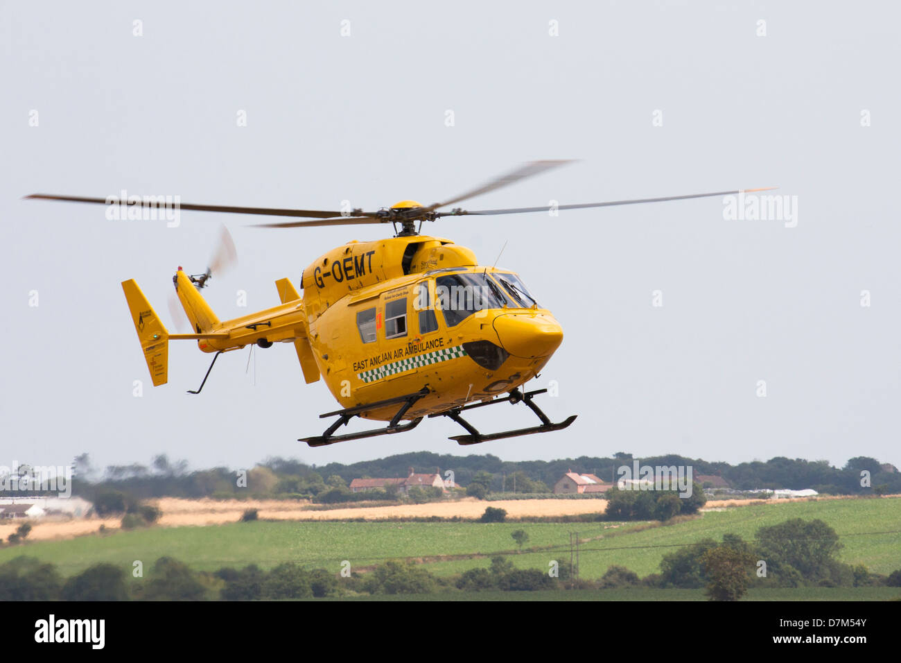 East Anglian Air Ambulance landing Banque D'Images