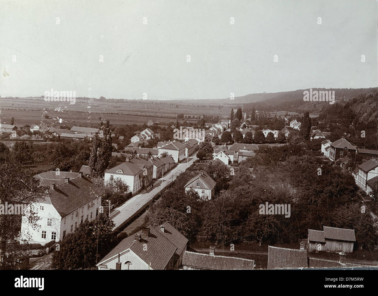 Gränna, une ville de Småland, en Suède, est connue pour ses paysages pittoresques et son importance historique. Cette image, du Conseil du patrimoine national suédois, représente le cadre traditionnel de la ville suédoise. Banque D'Images