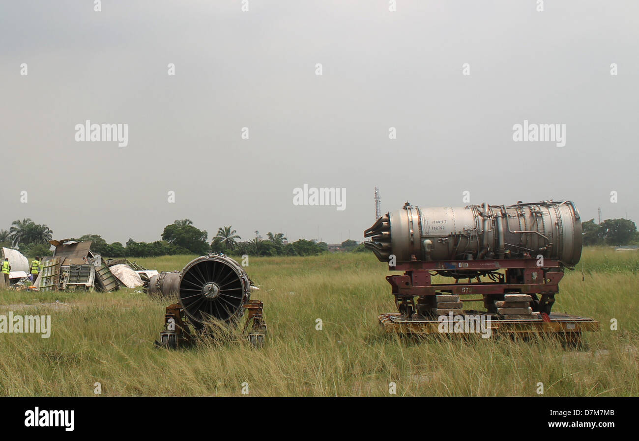 Ancien moteur d'avion qui a été démantelé à l'aéroport de Murtala Muhammed, Lagos, Nigeria. Banque D'Images
