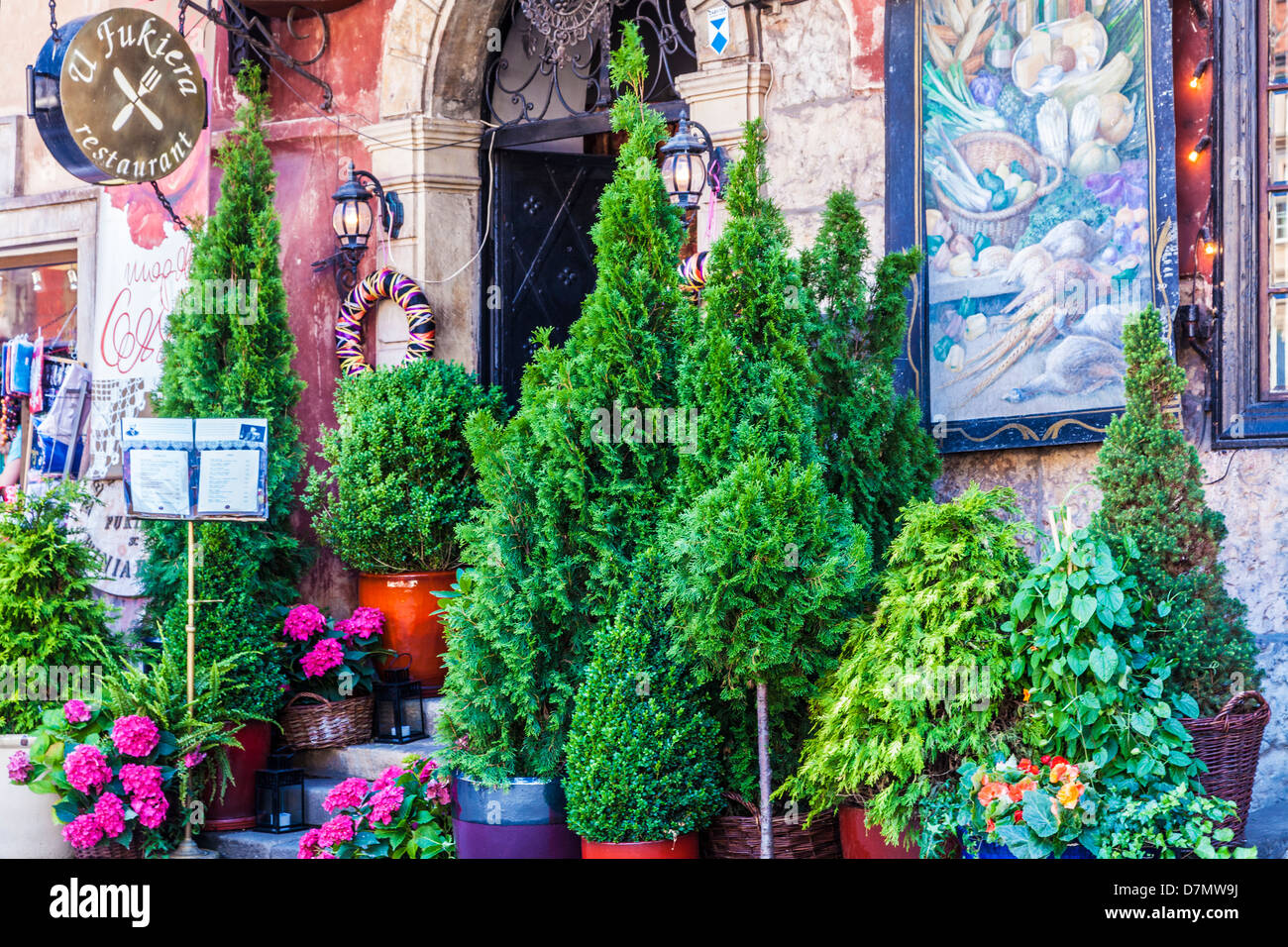 L'entrée avant de la célèbre restaurant polonais (u Fukiera Fukier) à Stary Rynek, la Place du marché de la vieille ville, Varsovie, Pologne. Banque D'Images