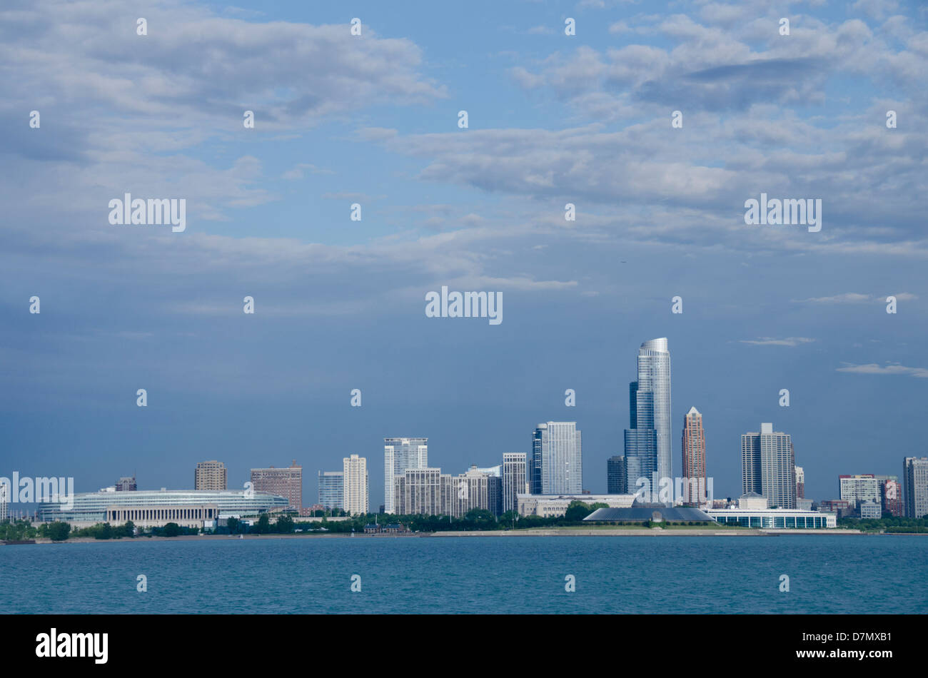 L'Illinois, à Chicago. Centre-ville vue sur la ville depuis le lac Michigan. Banque D'Images L'Illinois, à Chicago. Centre-ville vue sur la ville depuis le lac Michigan. Banque D'Images