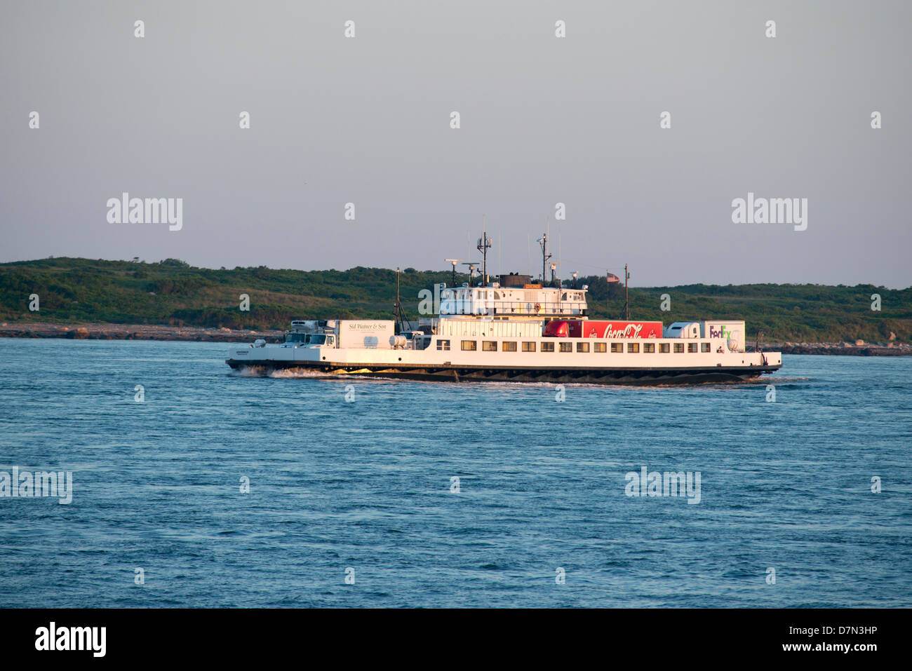 Le Massachusetts, Woods-Hole. Tôt le matin, car-ferry. Banque D'Images Le Massachusetts, Woods-Hole. Tôt le matin, car-ferry. Banque D'Images