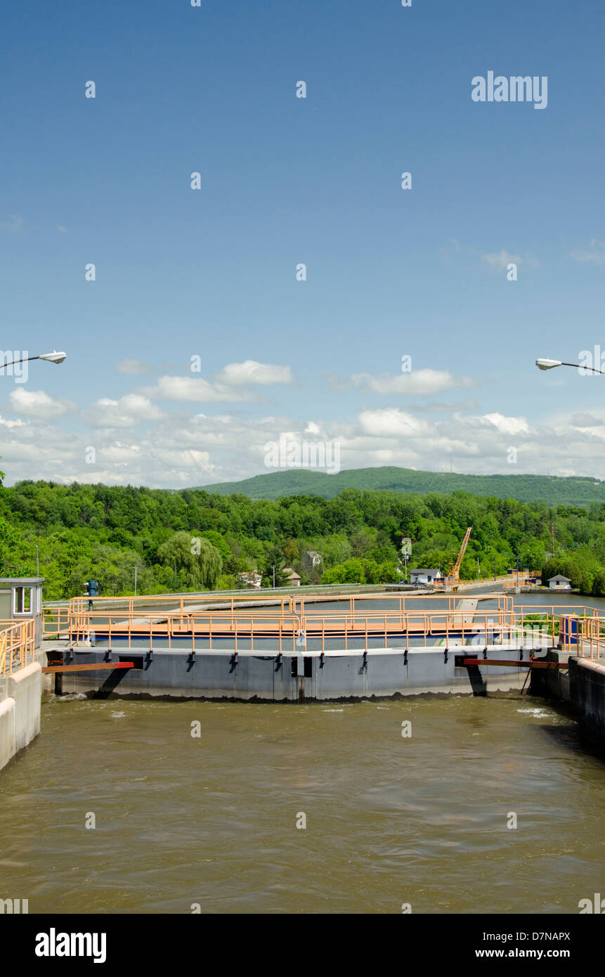 New York, la rivière Mohawk, Erie Canal (le vol de cinq) Lock 5. Banque D'Images New York, la rivière Mohawk, Erie Canal (le vol de cinq) Lock 5. Banque D'Images