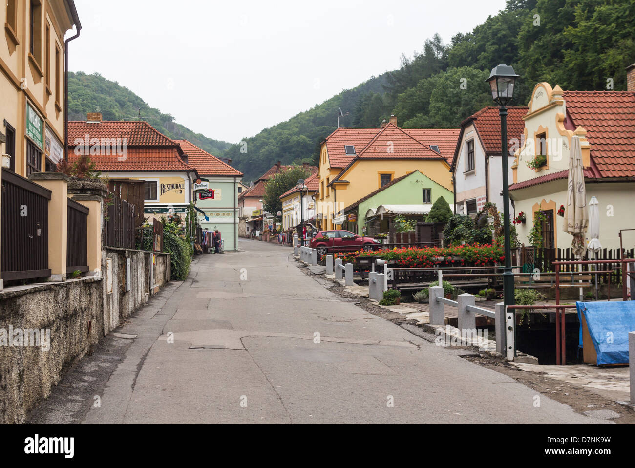 Karlstejn street comme un conte de fées les greniers Banque D'Images