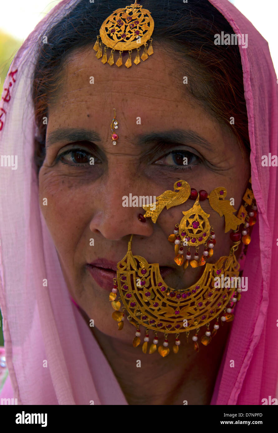 Indian nose ring Banque de photographies et d’images à haute résolution — free download