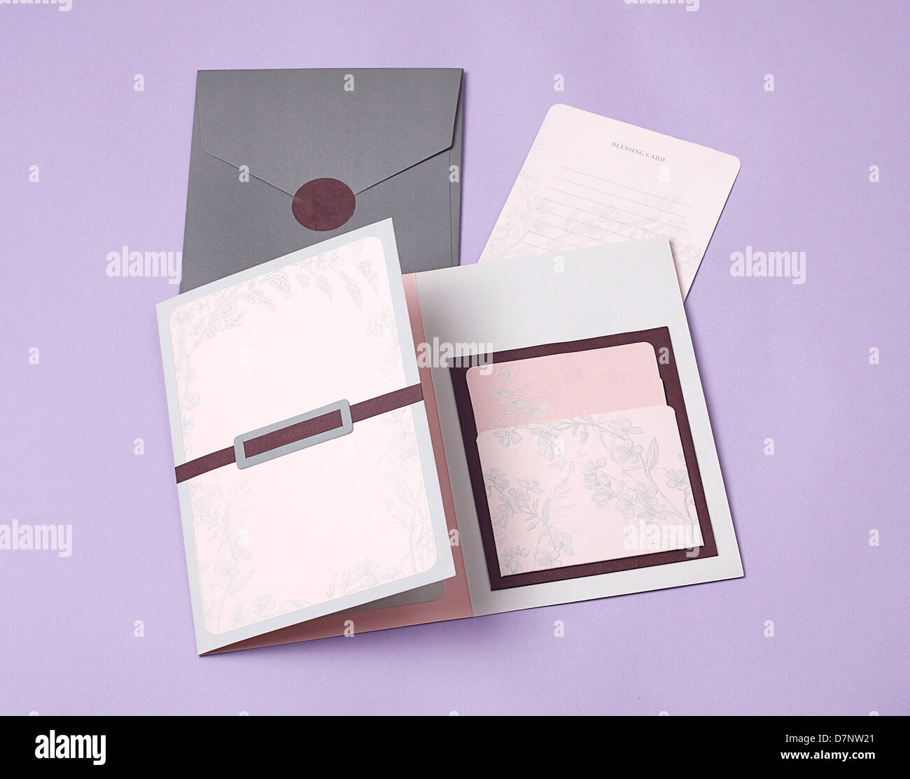 Belle carte d'invitation pour votre cérémonie de mariage Banque D'Images