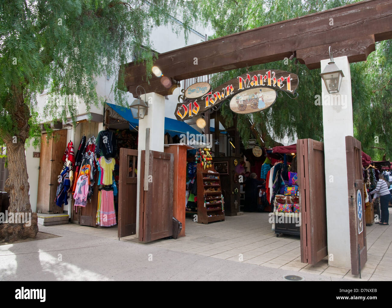 L'entrée d'un marché de la vieille ville dans une petite ville Banque D'Images