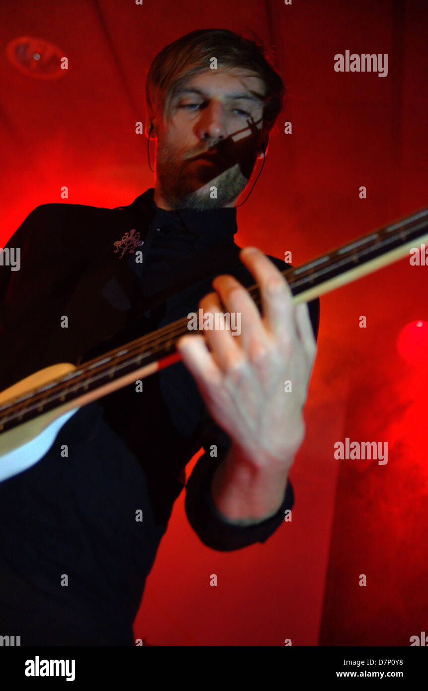 Barcelone, Espagne. 10 mai 2013. Le groupe de rock progressif britannique effectue l'amplificateur dans Salamandra 2 lieu d'exposition à l'Hospitalet de Llobregat, près de Barcelone et présenter le nouvel album 'Octopus". Credit : Fco Javier Rivas Martín/Alamy Live News Banque D'Images