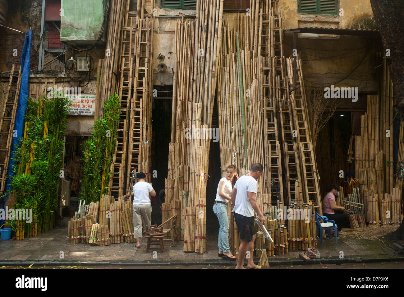 Hanoi, Vietnam 2013 - Entreprise de vente de bambou, vieux quartier de la rue de l'échelle Banque D'Images