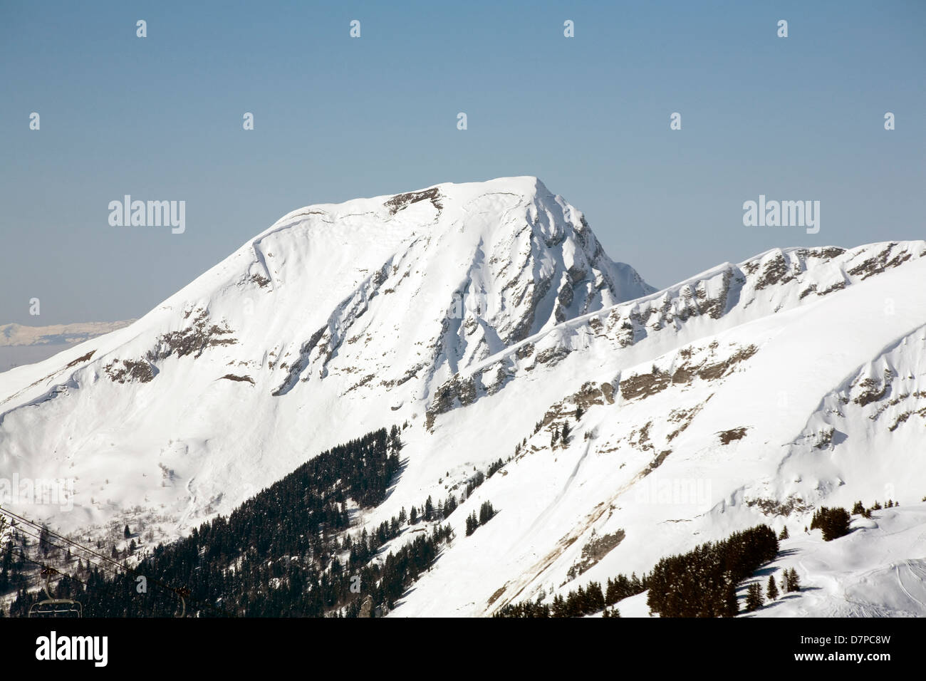 Des pics de montagne et panoramas de montagne au-dessus de Morzine Avoriaz près de Chatel Portes du Soleil près de la Suisse Haute Savoie France Banque D'Images