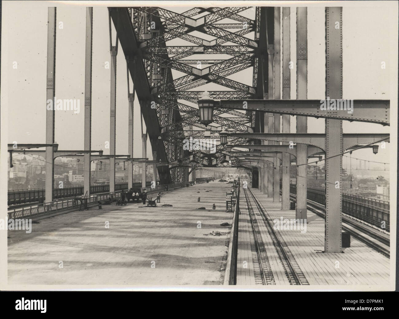 87/1353-133tirage photographique, vue du pont nouvellement achevée de Harbour Bridge, de l'argent / gélatine / papier, photographie de la Nouvelle Galles du sud Ministère des Travaux publics, Sydney, Australie, Janvier, 1932 Banque D'Images