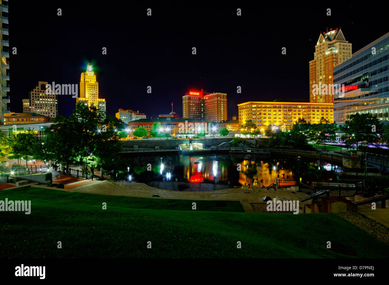 Riverplace Park à Providence, Rhode Island, dans la nuit Banque D'Images